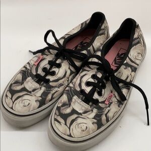Vans Unisex M 5.5 W 7 black & white roses pink